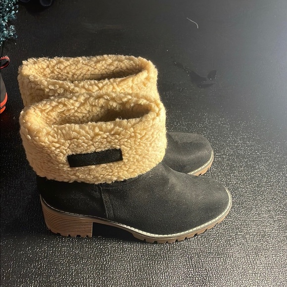 Source Unknown Black and Cream Ankle Booties - Picture 2 of 5